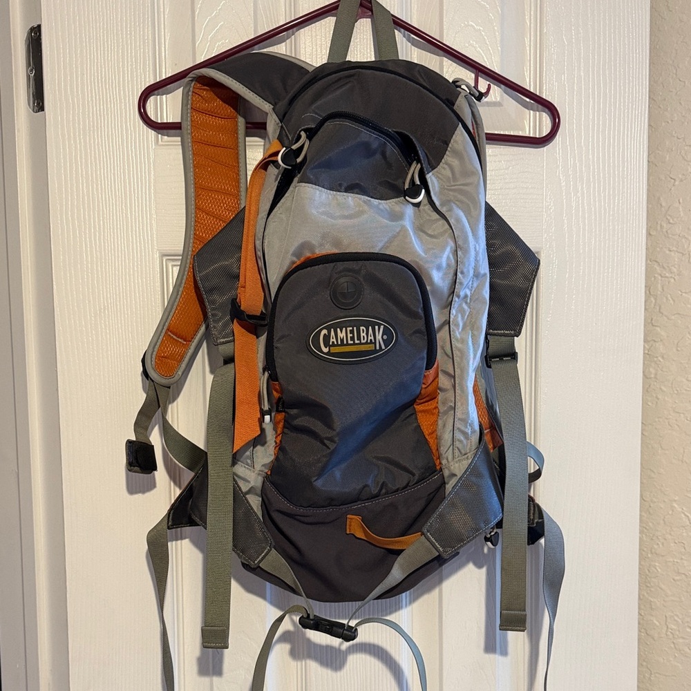 CamelBak Men's Gray and Orange Hydration Pack